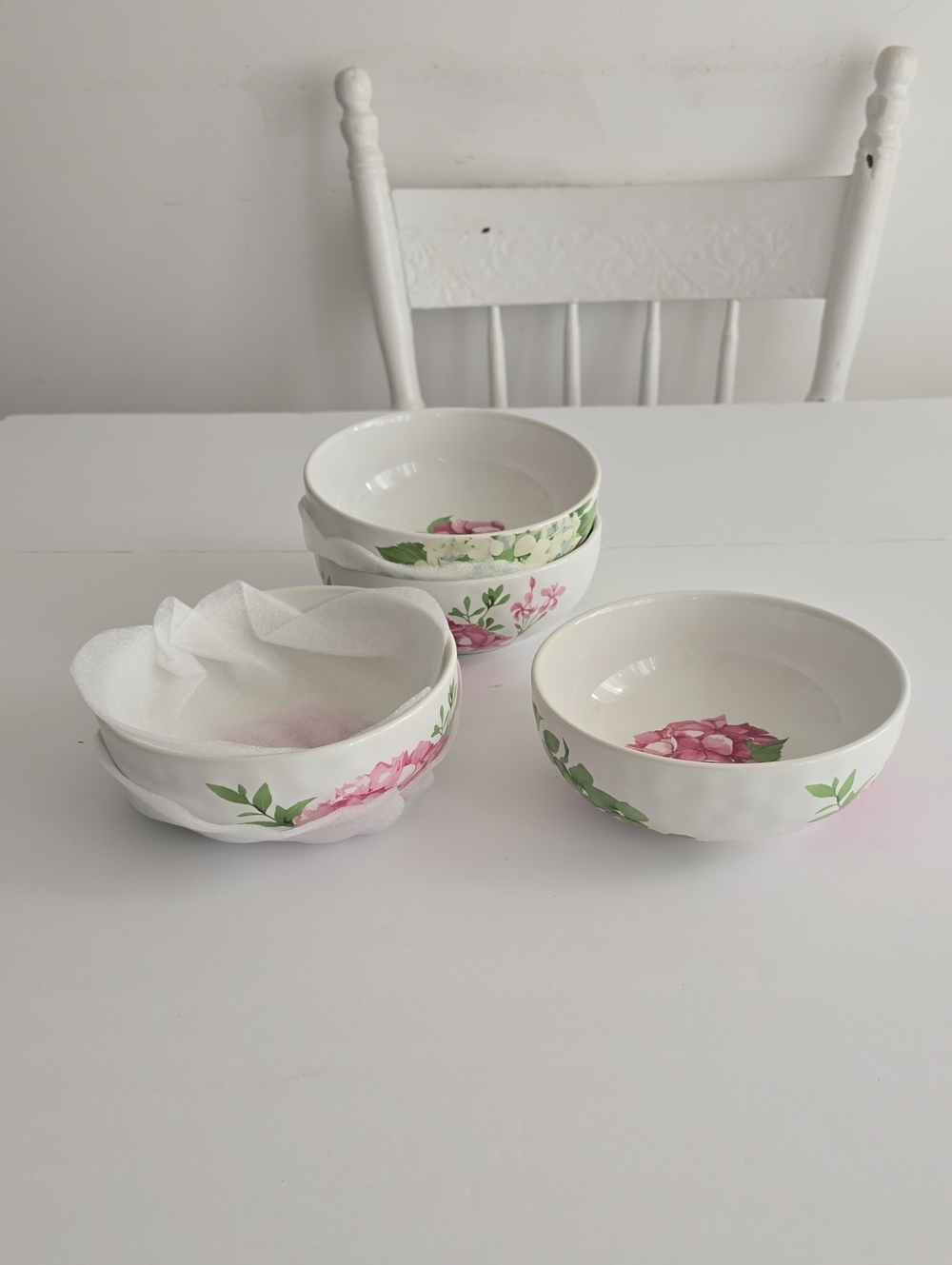 NWOT Temp-tations By Tara Set Of 4 Limited Edition Pink Hydrangeas Bowls